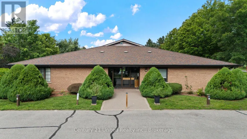 4 - 2 PADDOCK WOOD, Peterborough (Ashburnham Ward 4), Ontario K9H7H2