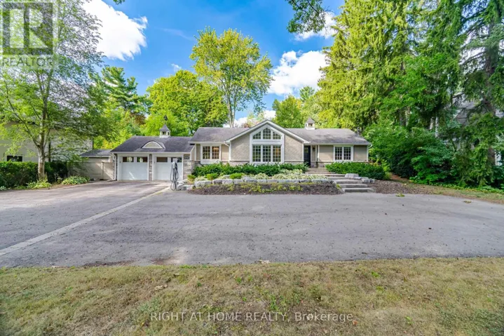 1037 LAKESHORE ROAD W, Oakville (SW Southwest), Ontario L6L1E7