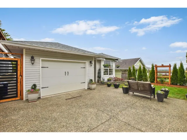 7461 MURRAY STREET, Mission, British Columbia V2V4A8