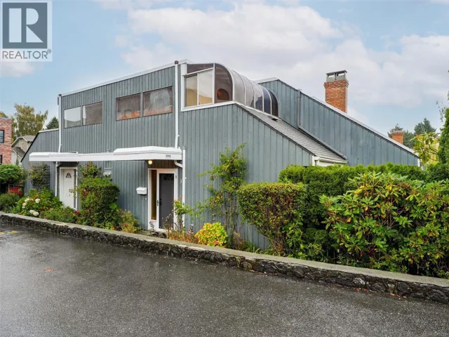 3 1315 Gladstone Ave, Victoria, British Columbia V8R1R9