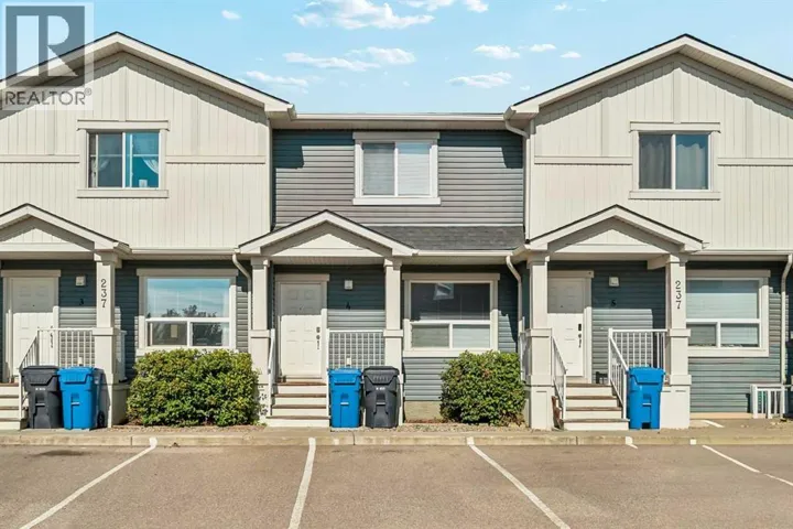 4, 237 Silkstone Road W, Lethbridge, Alberta T1J4J9
