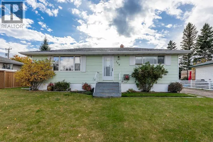104 Fraser Street, Hinton, Alberta T7V1B7