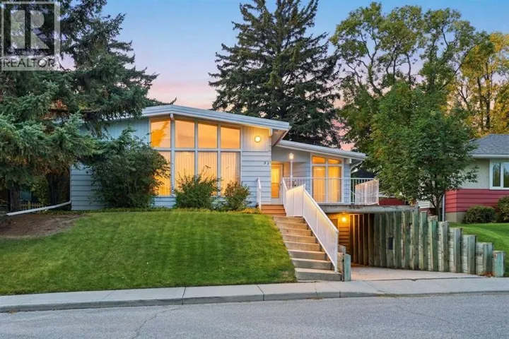35 Cornwallis Drive NW, Calgary, Alberta T2K1T6