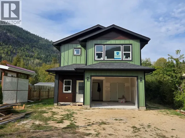 209 12th Avenue Frontage Road, Genelle, British Columbia V0G1G0
