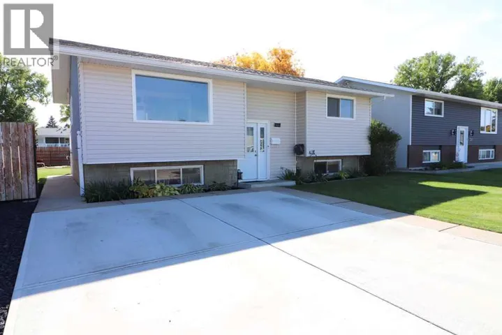 327 19 Street NE, Medicine Hat, Alberta T1C1B2