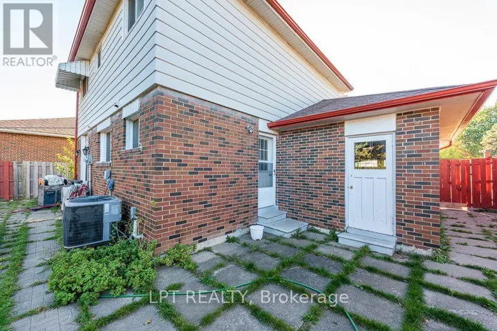 111 DEARBOURNE BOULEVARD, Brampton (Southgate), Ontario L6T1J8
