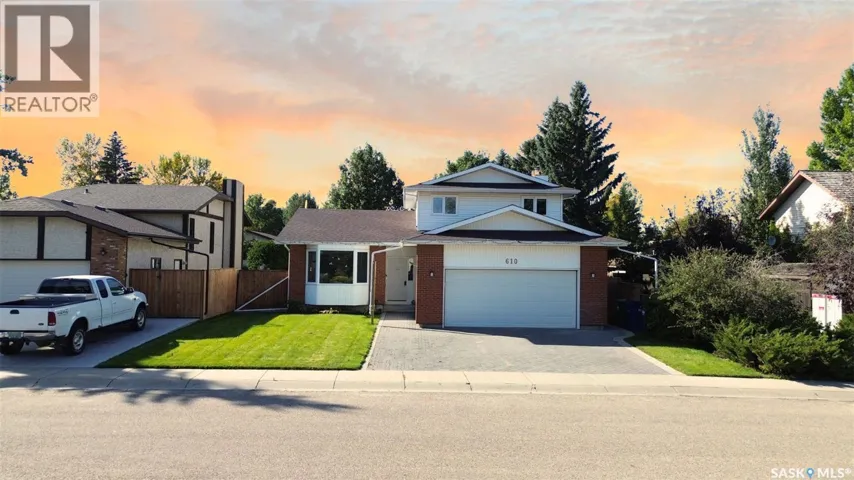 610 Nesslin CRESCENT, Saskatoon, Saskatchewan S7J4V5