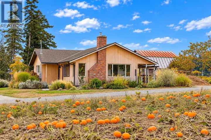 2105 Straitsview Rd, Central Saanich, British Columbia V0S1A0