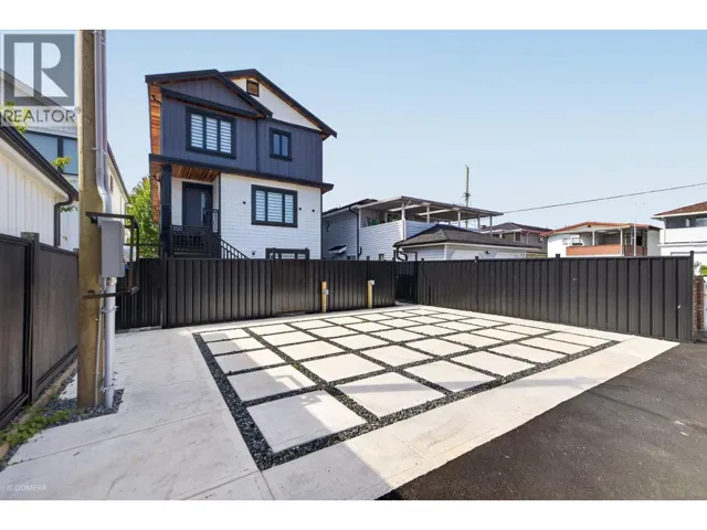 3 2035 E 51ST AVENUE, Vancouver, British Columbia V5P4M1
