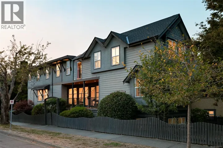 1150 Oxford St, Victoria, British Columbia V8V2V3