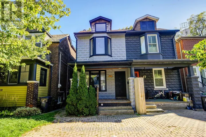 19 BATTENBERG AVENUE, Toronto (Woodbine Corridor), Ontario M4L1J7