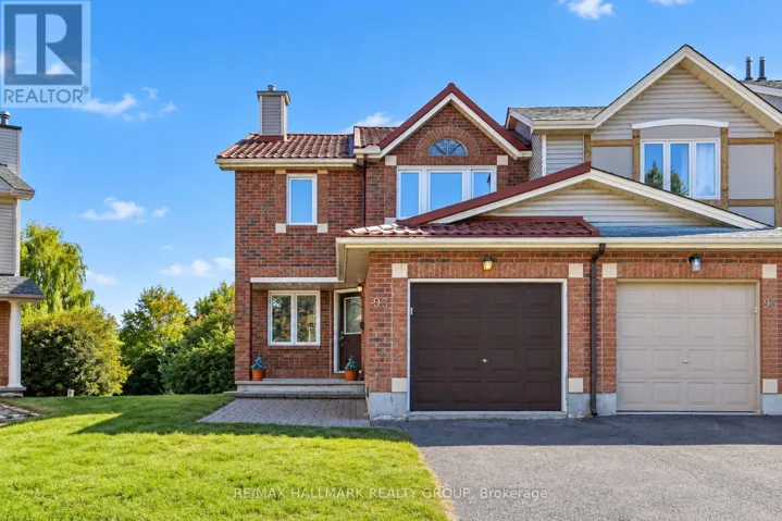 93 BANCHORY CRESCENT, Ottawa, Ontario K2K2V2