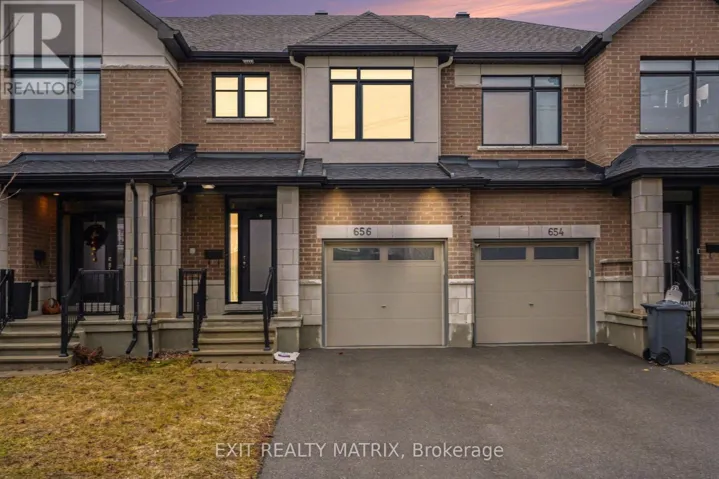 656 PUTNEY CRESCENT, Ottawa, Ontario K2S2N7