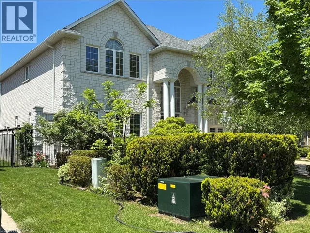 6 FOURSEASONS Drive, Hamilton, Ontario L8E5Y5