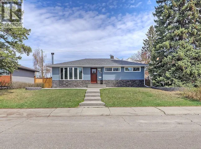 44 Granlea Place SW, Calgary, Alberta T3E4K2