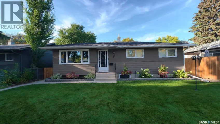 37 Dunning CRESCENT, Saskatoon, Saskatchewan S7J2S6