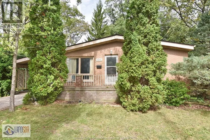 1011 Laurier, LaSalle, Ontario N9J1N2