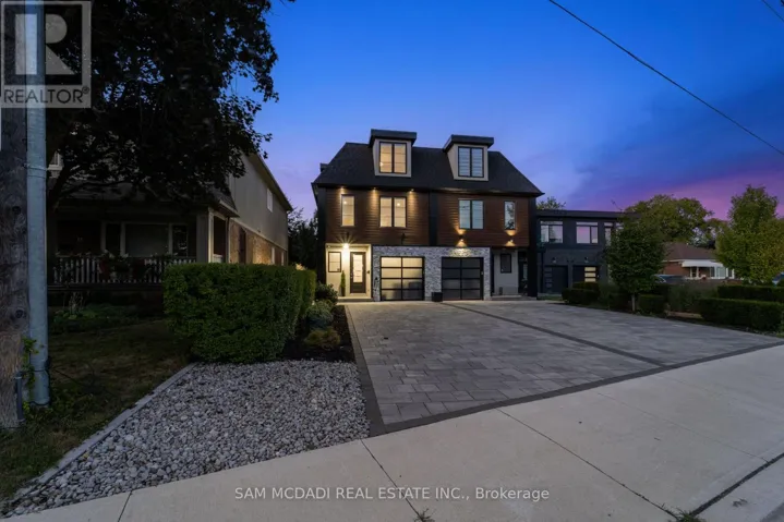 11B MAPLE AVENUE N, Mississauga (Port Credit), Ontario L5H2R9