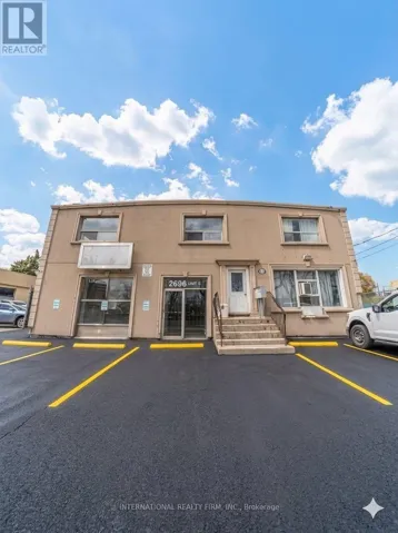 5 - 2696 ST CLAIR AVENUE W, Toronto (Rockcliffe-Smythe), Ontario M6N1M2
