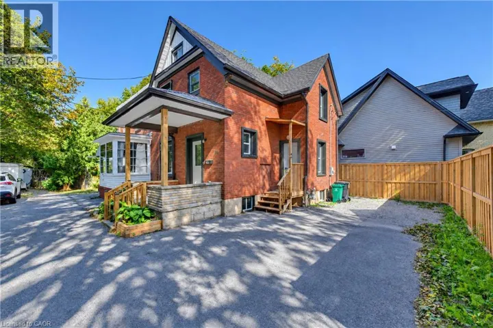 18 MIEHM Place, Kitchener, Ontario N2H2K9