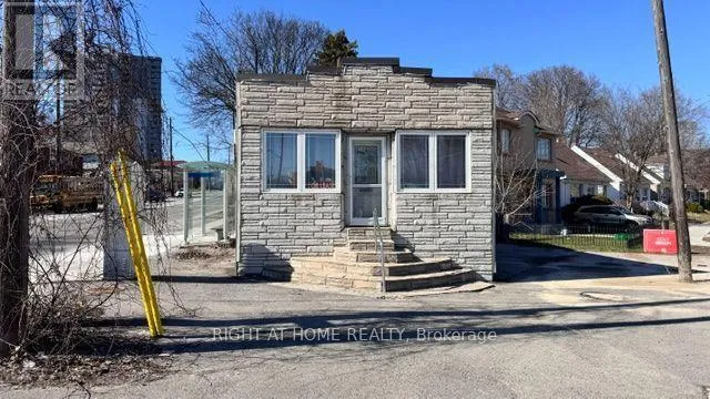 104 DANFORTH ROAD, Toronto (Oakridge), Ontario M1L3W7