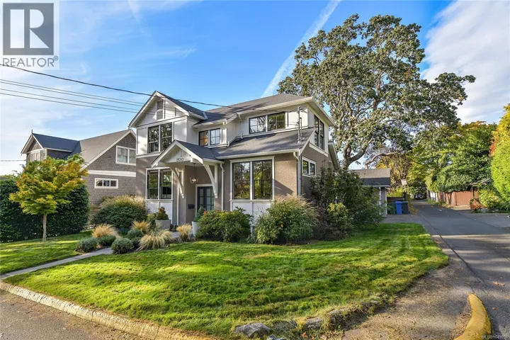 2680 Margate Ave, Oak Bay, British Columbia V8S3A7