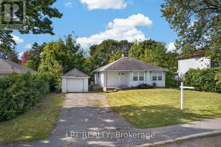 868 MOUNTAINVIEW AVENUE, Ottawa, Ontario K2B5G2