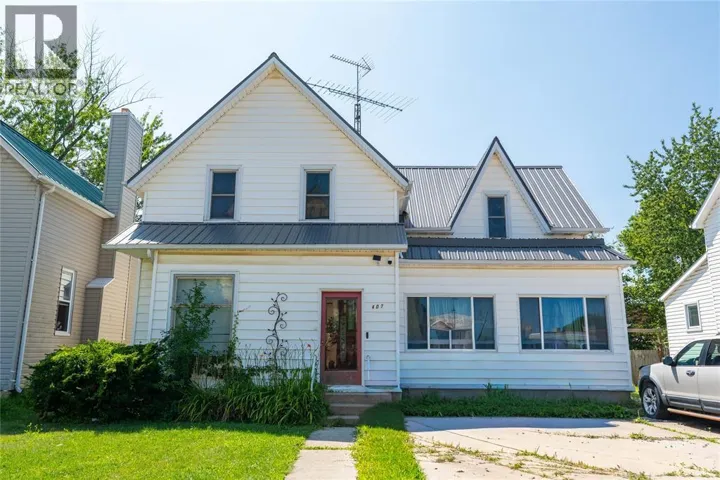 407 QUEEN STREET, Petrolia, Ontario N0N1R0