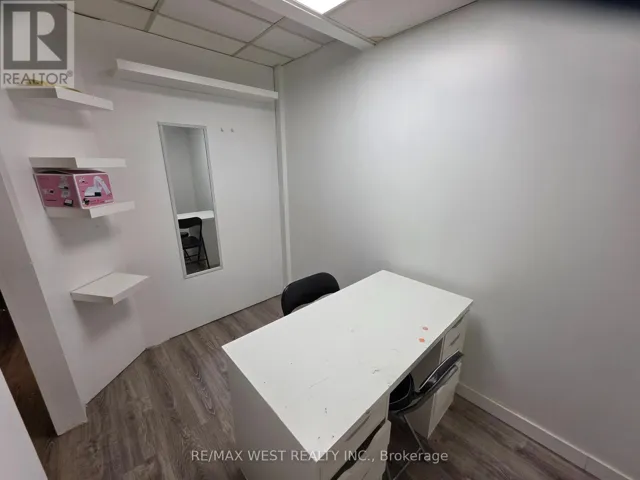 1B - RM 1 - 1102 CENTRE STREET, Vaughan (Beverley Glen), Ontario L4J3M8