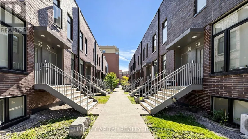 42 - 1740 SIMCOE STREET N, Oshawa (Samac), Ontario L1G4X9