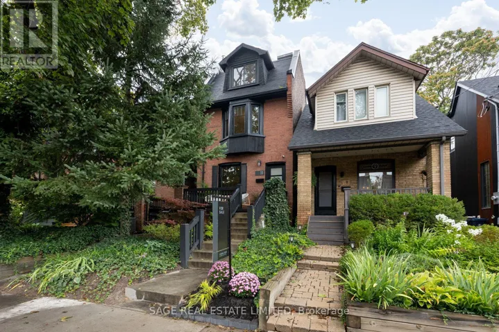 11 BERTMOUNT AVENUE, Toronto (South Riverdale), Ontario M4M2X8