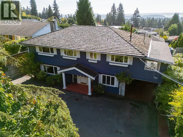 741 MONTROYAL BOULEVARD, North Vancouver, British Columbia V7R2G4