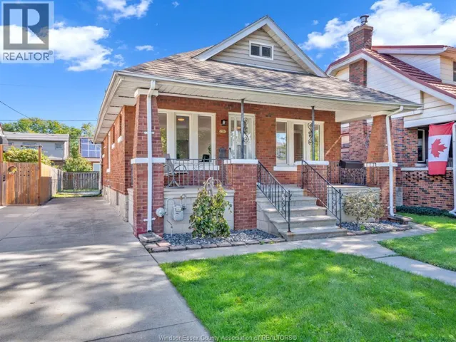 2352 LINCOLN ROAD, Windsor, Ontario N8W2R5