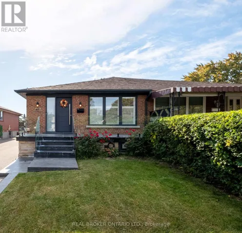 1633 CORAM CRESCENT, Mississauga (Dixie), Ontario L4X1L1