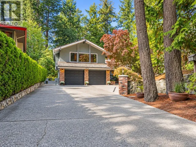 973 Wagonwood Pl, Saanich, British Columbia V8X4M1
