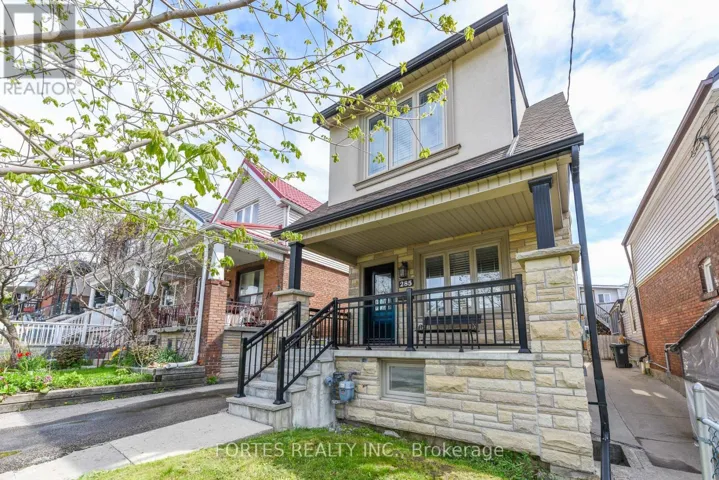 285 GILBERT AVENUE, Toronto (Caledonia-Fairbank), Ontario M6E4W8