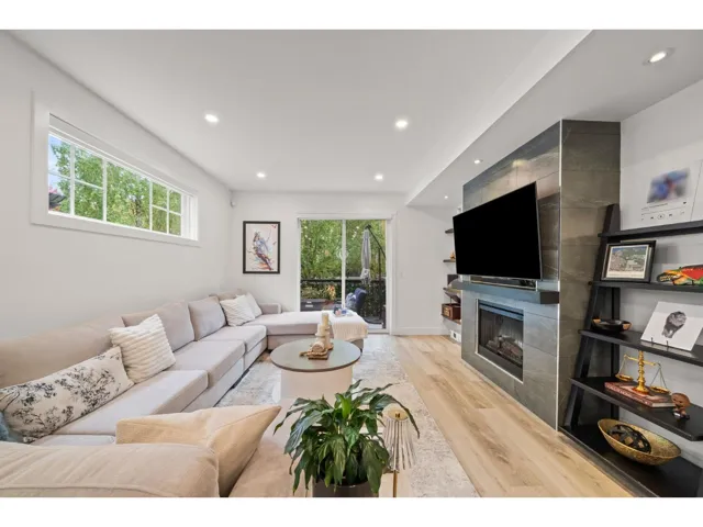 37 7238 189 STREET, Surrey, British Columbia V4N5Y8