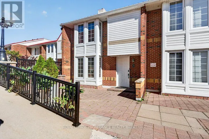 39 - 1 PLACE D'ARMES, Kingston (East of Sir John A. Blvd), Ontario K7K6S1