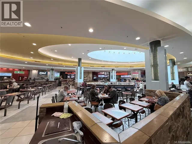 FC-3 3147 Douglas St, Victoria, British Columbia V8Z6E3