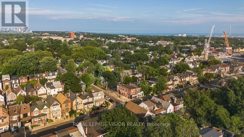 MAIN - 819 PAPE AVENUE, Toronto (Danforth Village-East York), Ontario M4K3V1