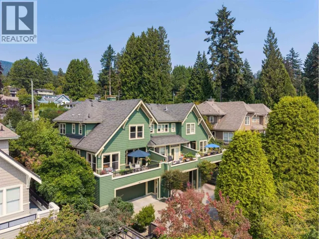 261 E QUEENS ROAD, North Vancouver, British Columbia V7N4N7