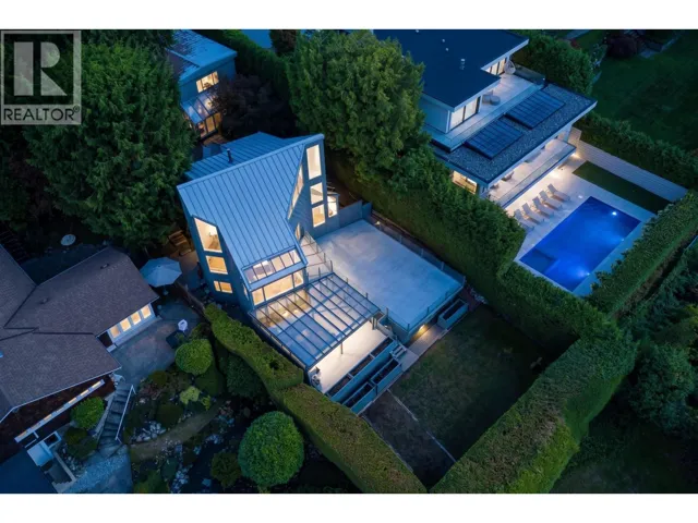 975 AUBENEAU CRESCENT, West Vancouver, British Columbia V7T1T4