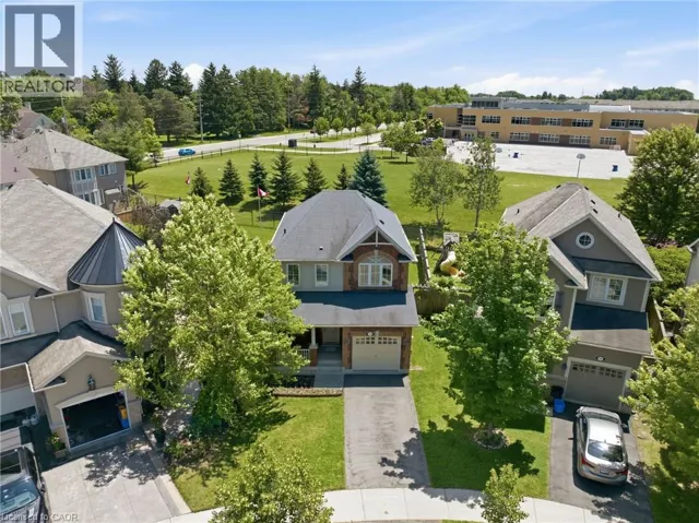 240 EMICK Drive, Hamilton, Ontario L9K0E1