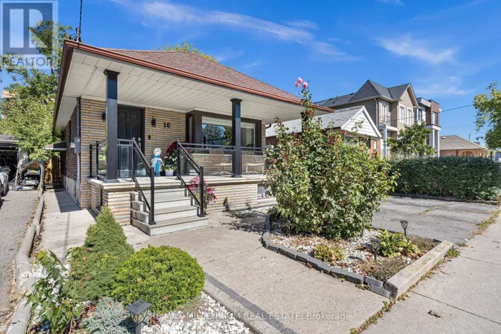 16 SULTANA AVENUE, Toronto (Englemount-Lawrence), Ontario M6A1S8