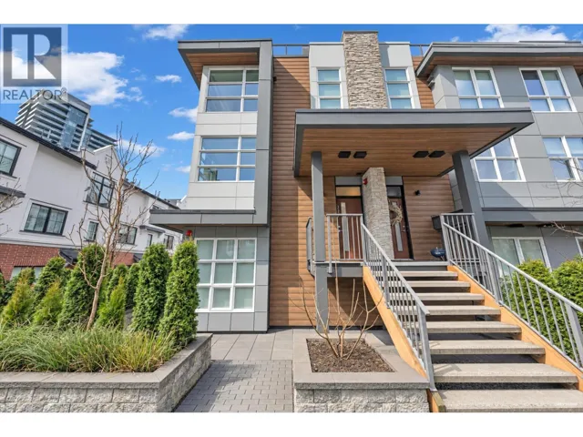 227 2060 CURLING ROAD, North Vancouver, British Columbia V7P1X4