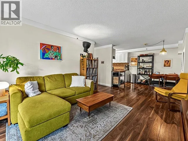 205 825 E 7TH AVENUE, Vancouver, British Columbia V5T1P4
