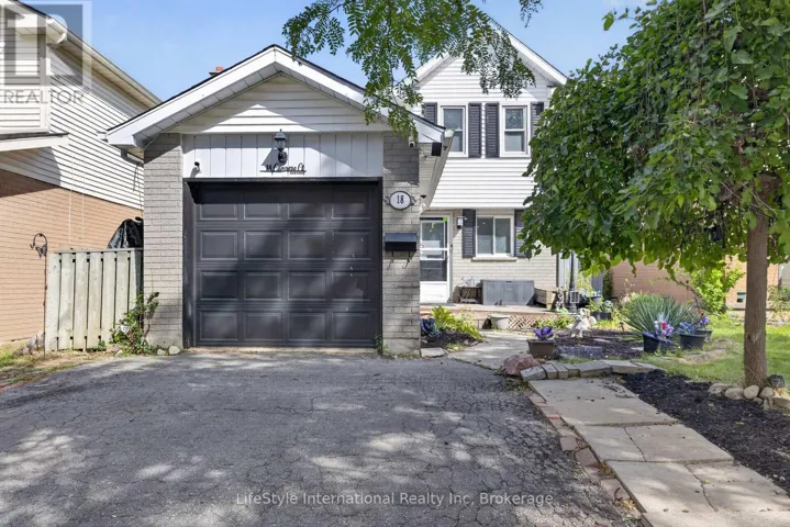 18 CAMROSE COURT, Kitchener, Ontario N2M5J4