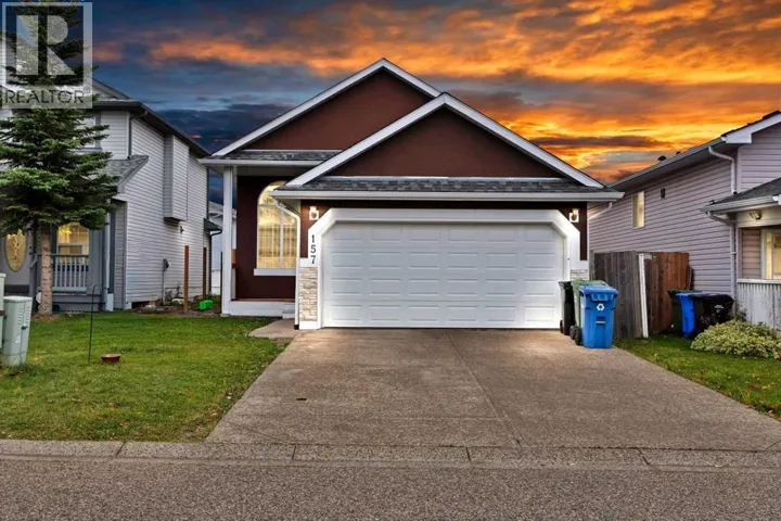 157 Saratoga Close NE, Calgary, Alberta T1Y7A1