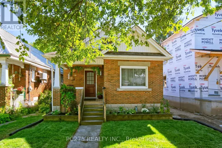 16 BARRINGTON AVENUE, London North (North N), Ontario N6H1J9