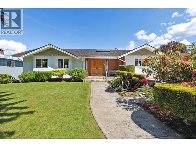 474 FAIRWAY DRIVE, North Vancouver, British Columbia V7G1L5